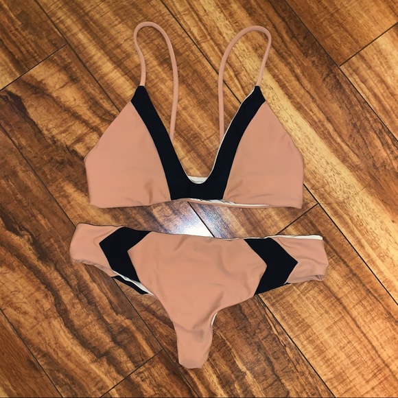 SOLD VIA INSTAGRAM - Picture 1 of 1